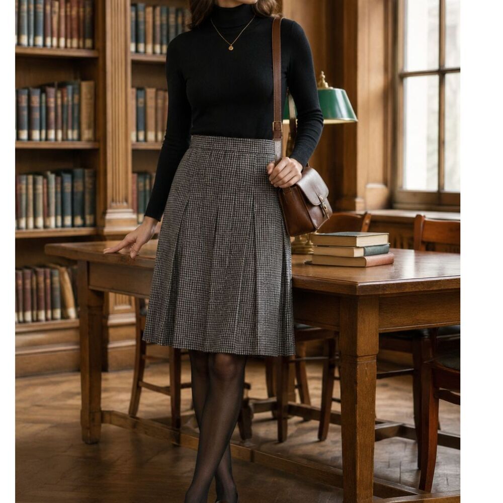 1990s Dark Academia Houndstooth Skirt Classic Pleated Wool Blend Gray Black Retr